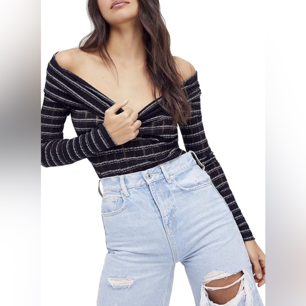 We the free|FP Snowbunny girlfriend ribbed top,off the shoulder in black stripe•